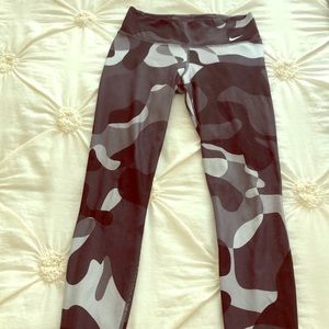 Nike Dri-Fit Gray Camo Leggings